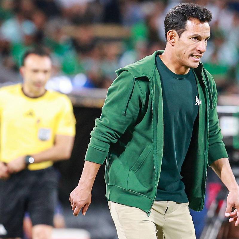 El entrenador de Atlético Nacional, Diego Arias, tendrá que dosificar de buena manera las cargas de los futbolistas para poder afrontar el calendario apretado que le viene a los verdes. Foto: Manuel Saldarriaga