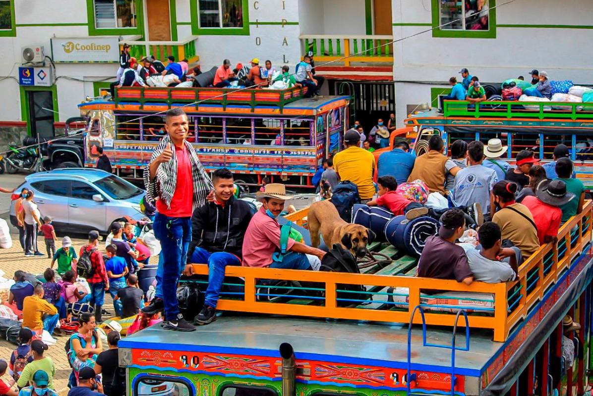 El director de la Unidad de Víctimas, Wilson Córdoba, informó este domingo que un grupo de desplazados de los más de 4.099 que se encuentran en los albergues de Ituango decidió regresar a sus veredas. Fotos Juan Luis Londoño