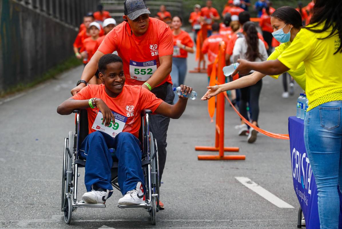 El evento unió la pasión por el atletismo con el sentimiento solidario. Foto: Manuel Saldarriaga Quintero.
