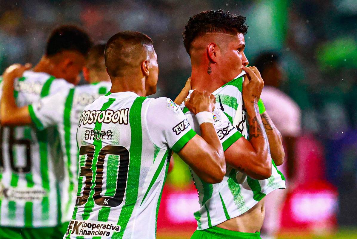 Jorman Campuzano, con calma de veterano, ejecutó con precisión el penal y el 2-0 selló una victoria que parecía soñada. Foto: Manuel Saldarriaga Quintero.