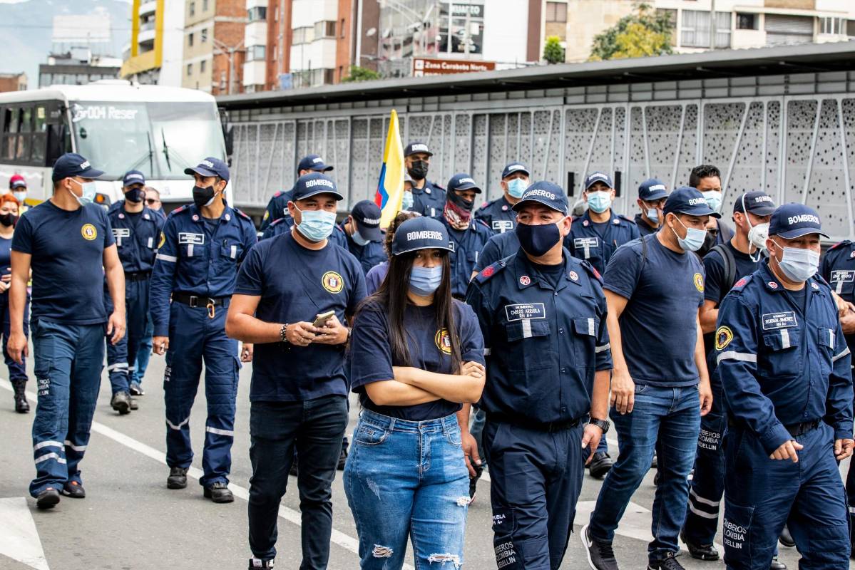 “Estamos, simplemente, pidiendo lo digno para trabajar. Estaciones dignas, más maquinaria, porque tenemos muy poca y, la que hay, está fuera de servicio”, pidieron durante la marcha. FOTO: Jaime Pérez