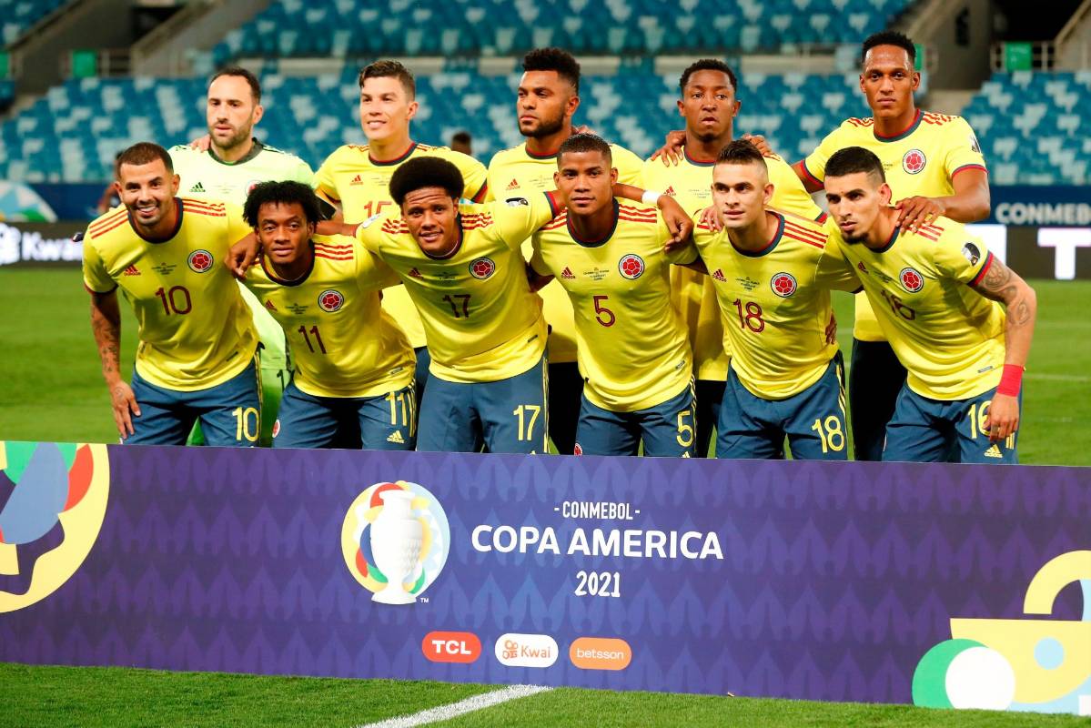 Este fue el equipo titular que envió Reinaldo Rueda al campo del estadio Arena Pantanal en Cuiabá para el duelo ante Ecuador. FOTO EFE