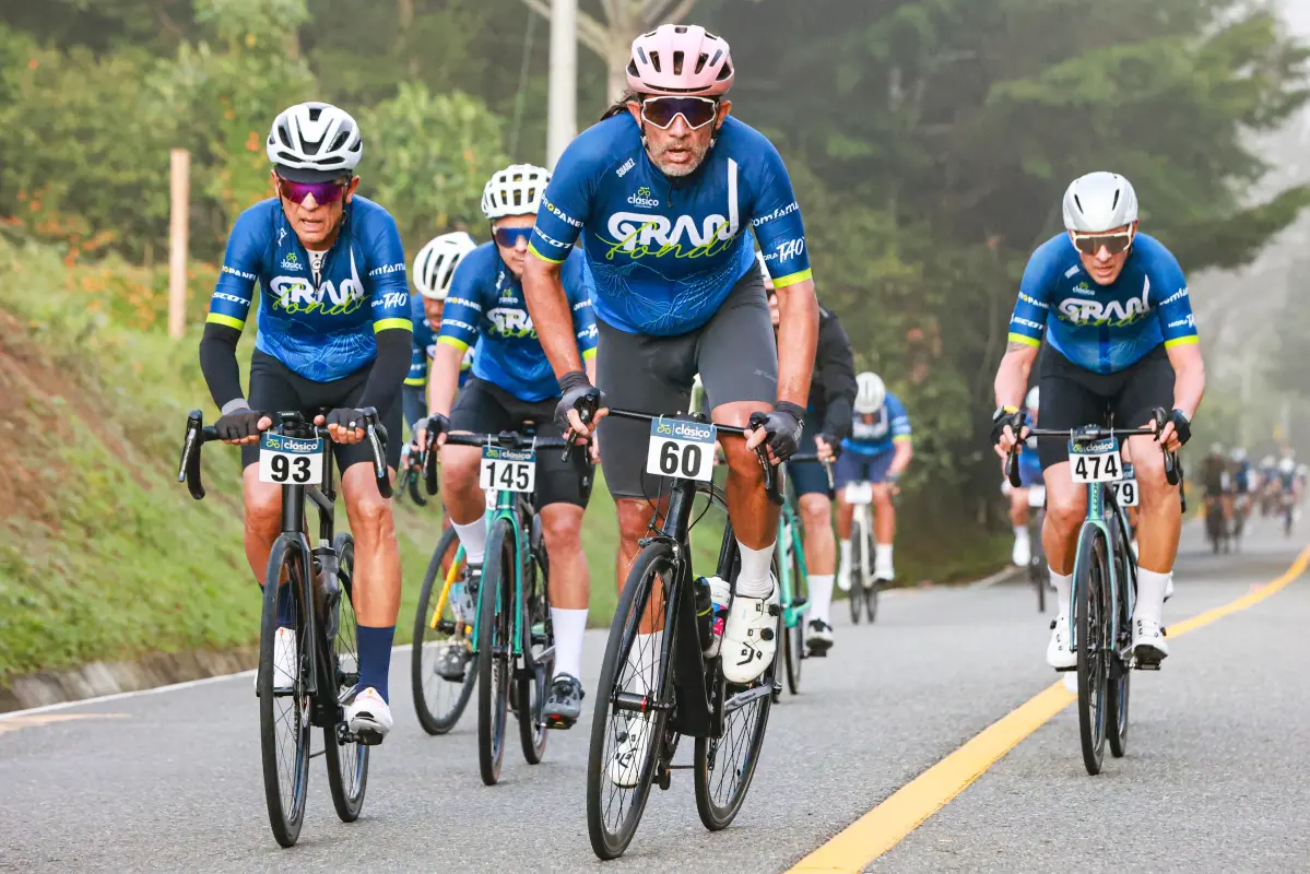 Las emociones comenzaron a las 6:00 de la mañana con el reto del gran fondo, con salida y llegada en El Retiro, pasando por La Ceja, La Unión, El Carmen de Viboral y Rionegro, alcanzando un desnivel positivo de 2.060 metros. Foto: Manuel Saldarriaga Quintero.
