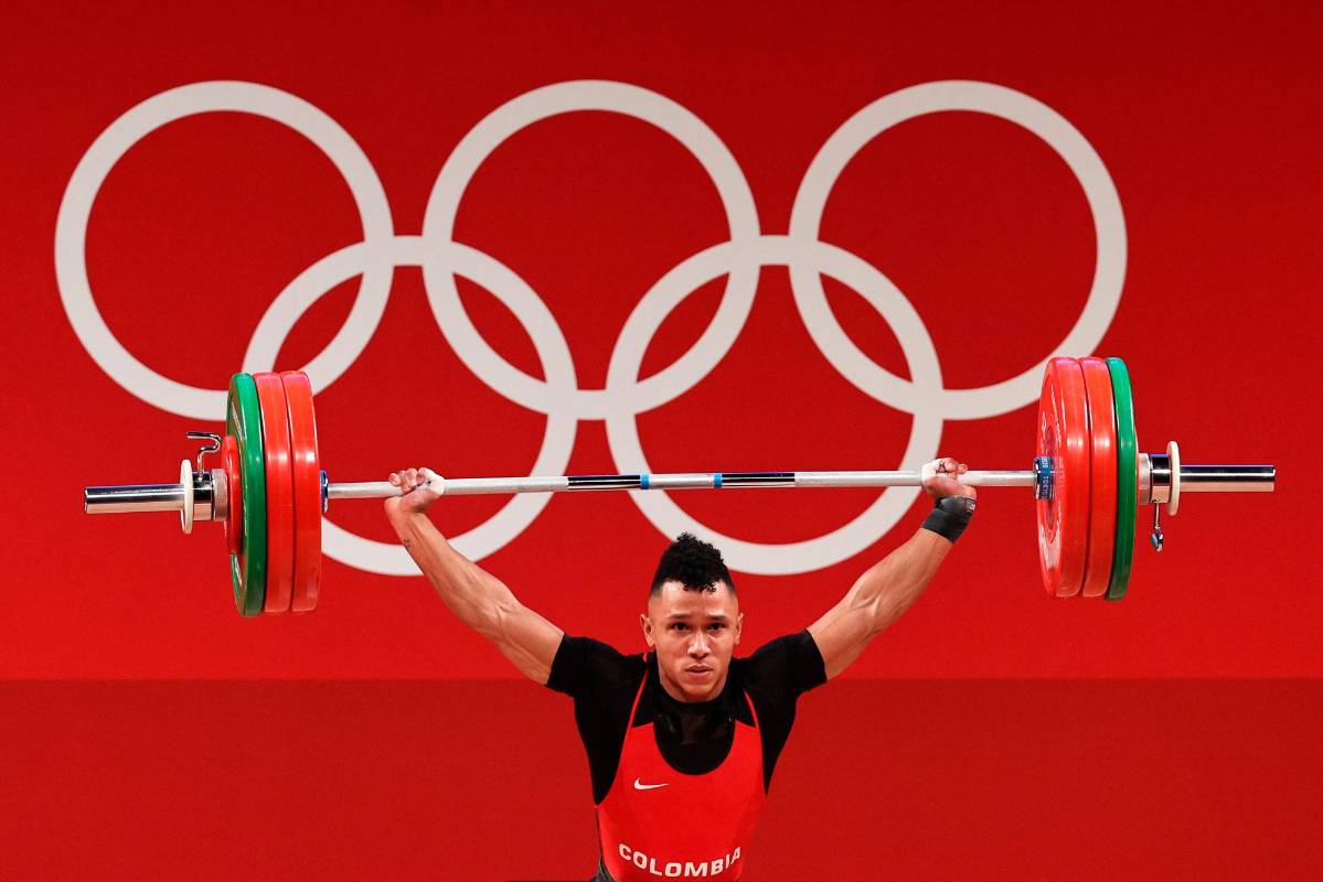 La presea dorada se escapó por muy poco al deportista colombiano, pues fue superado por los 332 kg alzados por el chino Lijun Chen. Foto Getty Images