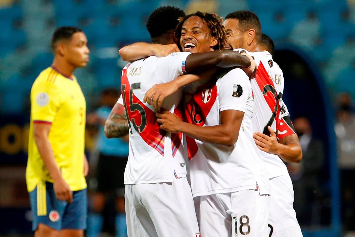 Con el 2-1 en contra la Tricolor complicó su clasificación a los cuartos de final de la Copa América. Foto: EFE