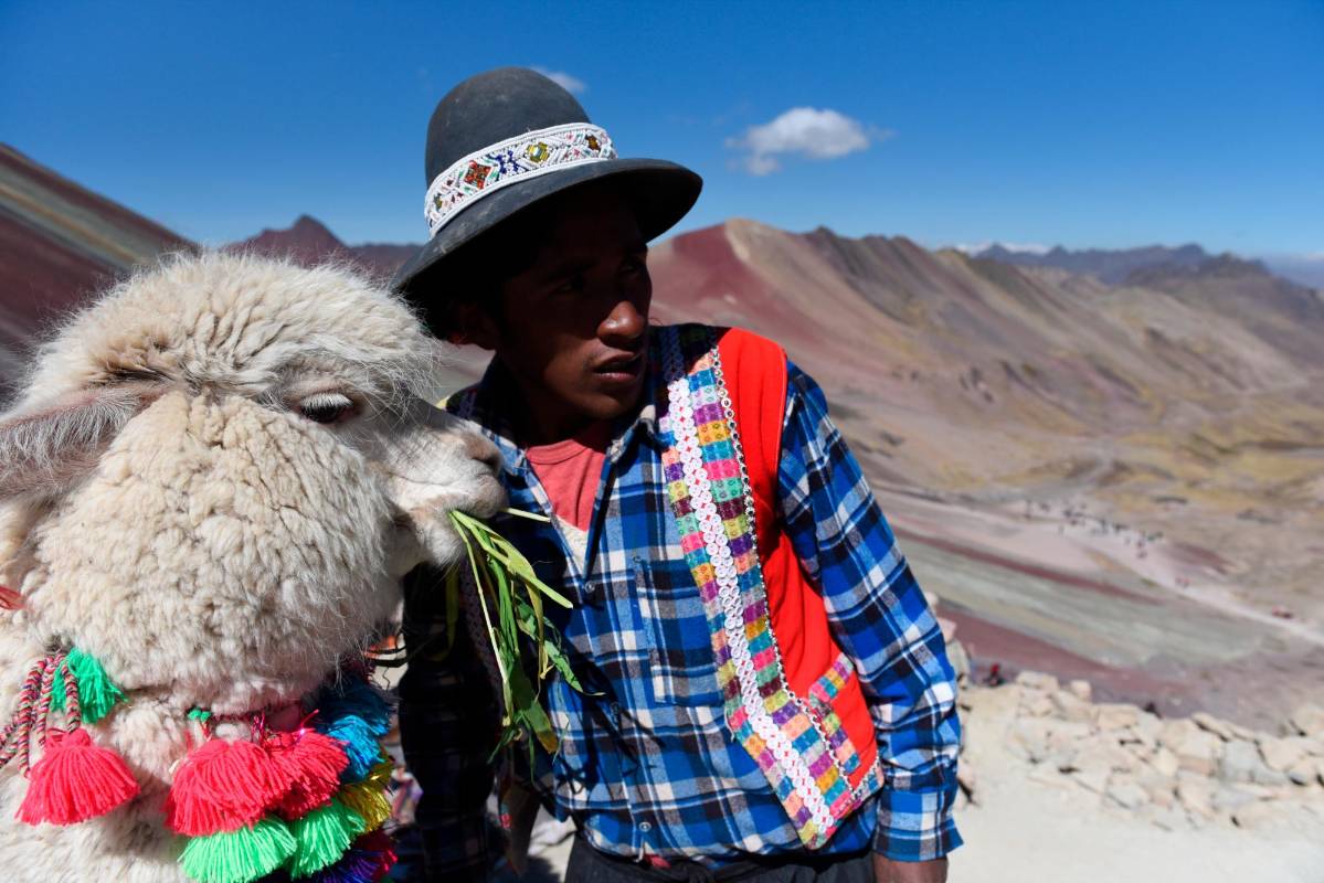 Los pobladores de la zona crían caballos para ofrecerlos como transporte a los visitantes. Debido a la altura de esta región, abunda la hierva natural de los Andes. FOTOS GETTY