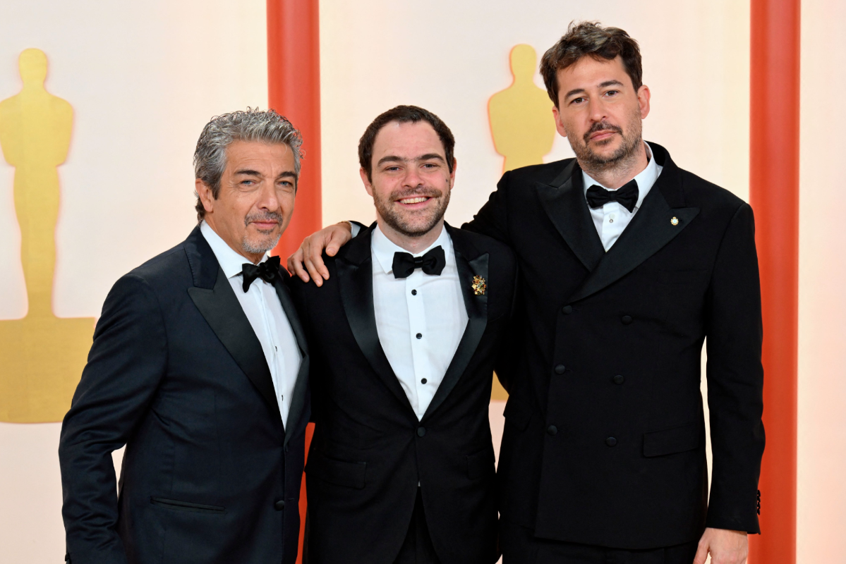 Ricardo Darin, Peter Lanzani y Santiago Mitre de Argentina, 1985. FOTO Cortesía E! Entertainment @EOnlineLatino