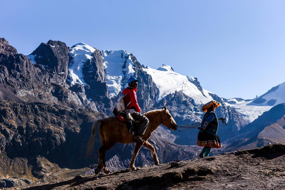 Los pobladores de la zona crían caballos para ofrecerlos como transporte a los visitantes. Debido a la altura de esta región, abunda la hierva natural de los Andes. FOTOS GETTY