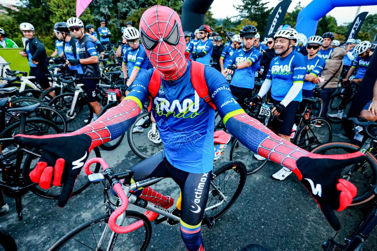 El evento, que se ha convertido en un emblema para la comunidad ciclista nacional, contó con una participación masiva y entusiasta. Foto: Manuel Saldarriaga Quintero.