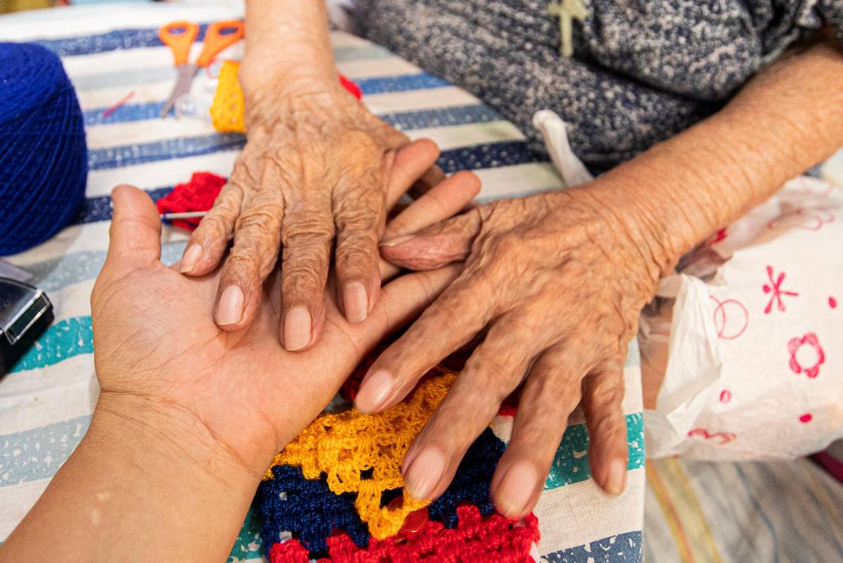 Según Amautta, por la pandemia la cantidad de personas adultas mayores des protegidas aumentó. Foto: Carlos Velásquez