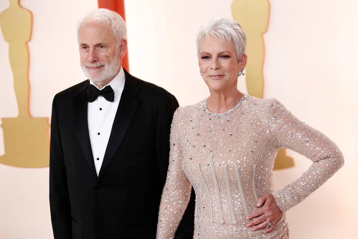 Jamie Lee Curtis con un traje brillante de Dolce & Gabbana. FOTO Efe