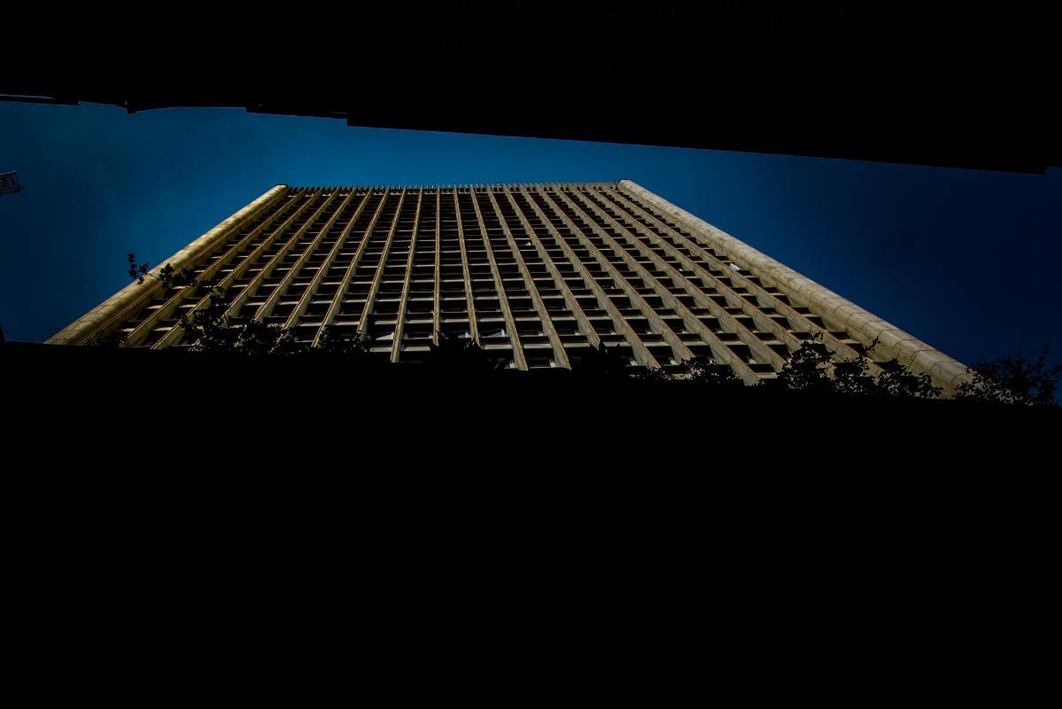 Edificio Remington frente a la estación parque Berrio. FOTO. Jaime Pérez