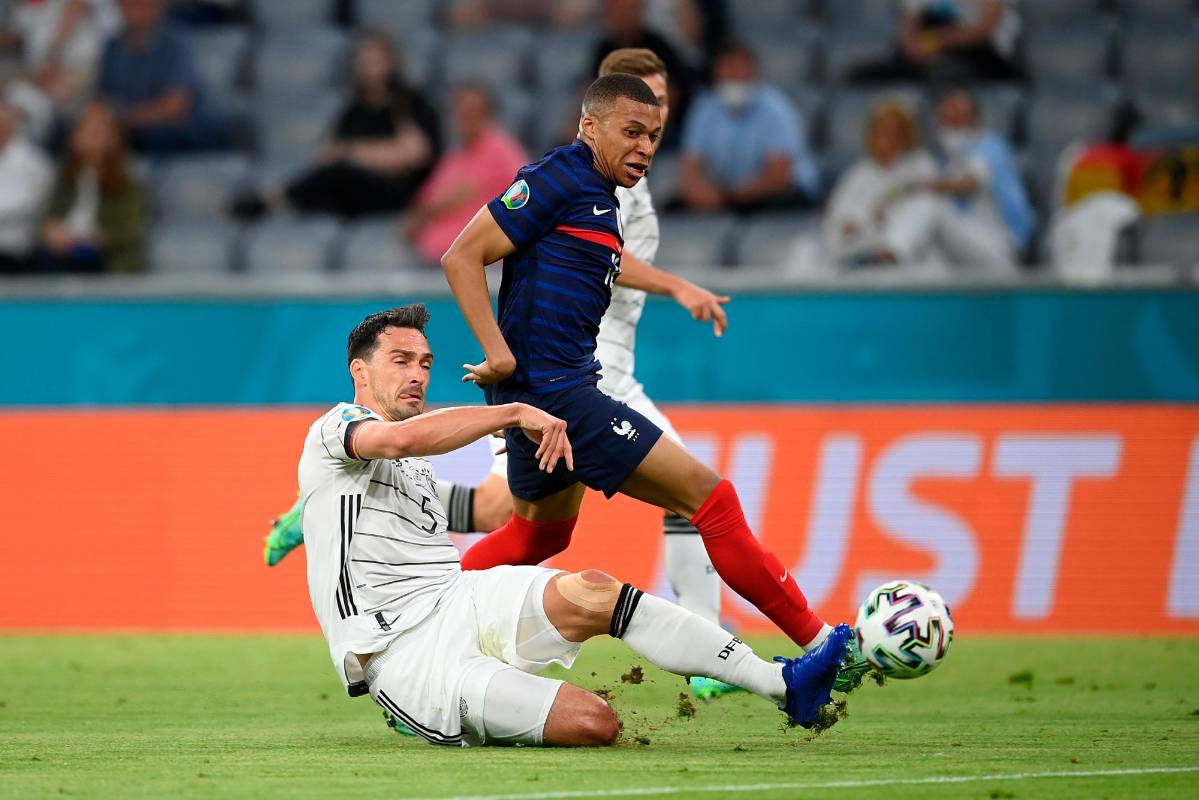 El central teutón, Mats Hummels, fue el protagonista de la jornada convirtiendo un autogol que el costo el partido a su selección. Foto Getty
