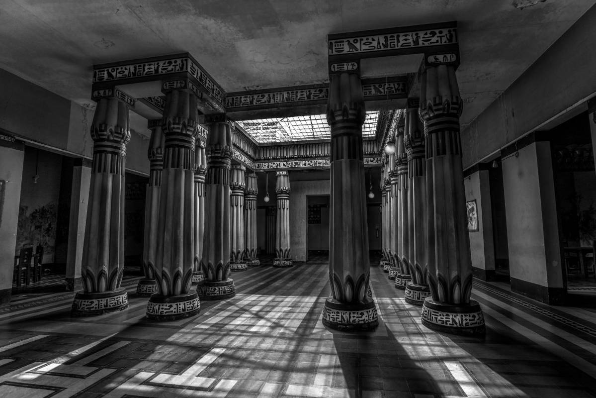 Las hermosas columnas del Palacio representan papiros sin abrir y flores de loto, símbolo egipcio del sol, la creación y el renacimiento. Foto: Camilo Suárez