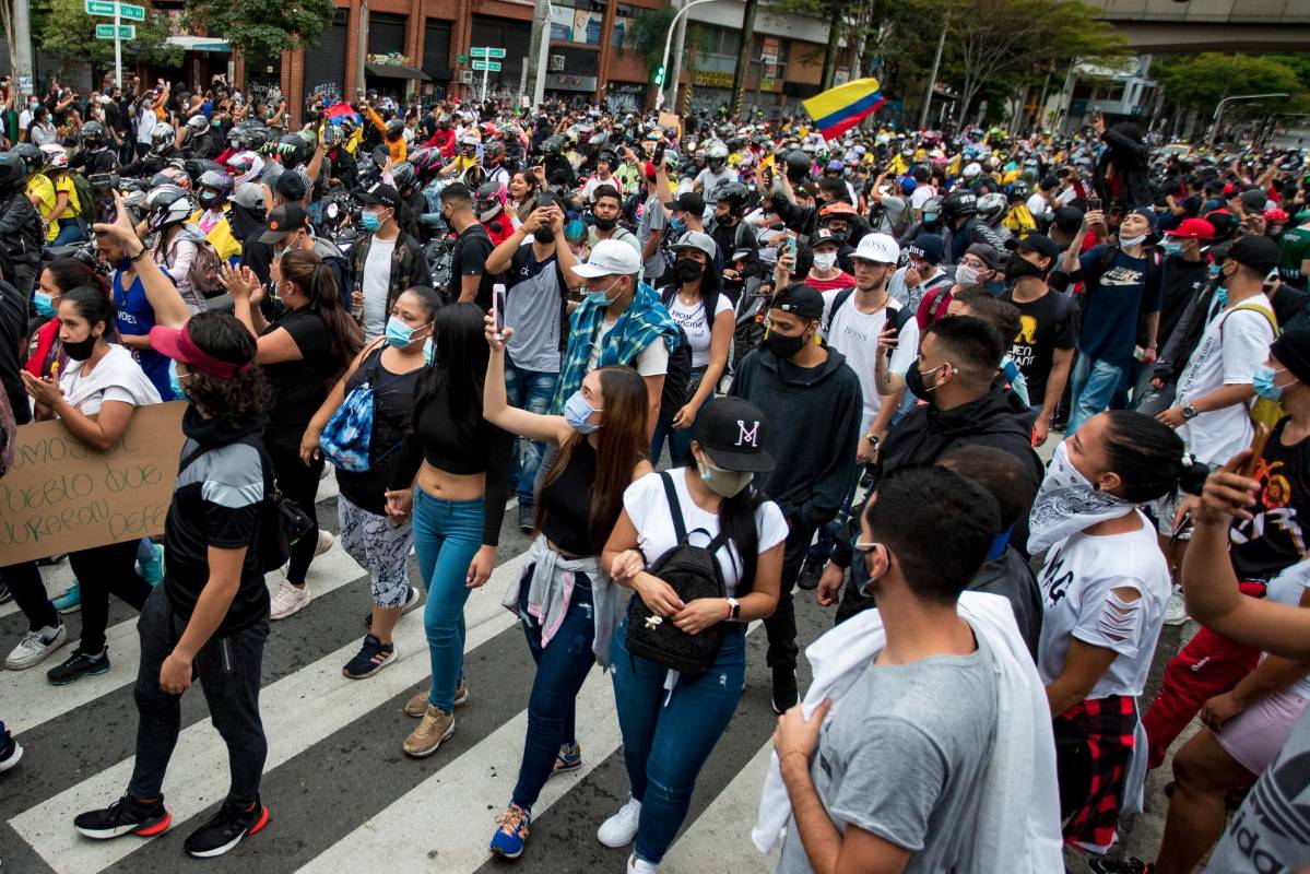 Así lucían varias calles por donde pasó la marcha. FOTO: Jaime Pérez