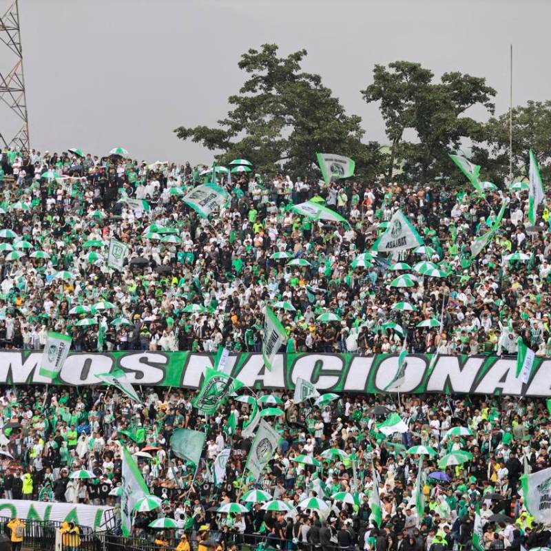 Los aficionados del cuadro verde le mostraron su respaldo al equipo de cara a la final de vuelta de Liga contra Junior. Foto: Camilo Suárez