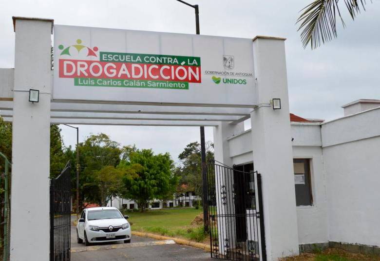 Entre las claridades que piden los detractores de la decisión de la Gobernación es qué pasará con la enorme sede donde operaba la Escuela. FOTO: CORTESÍA