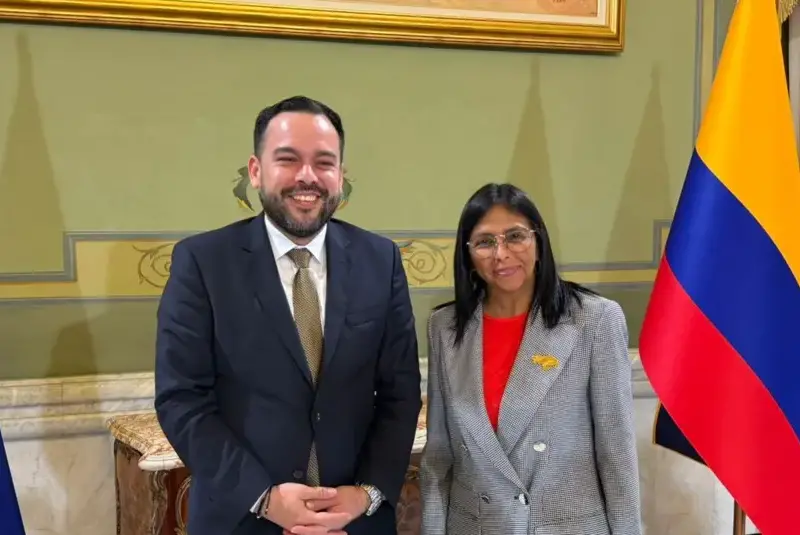 El Ministro de Minas y Energía, Edwin Palma, se reunió con la líder del régimen de Venezuela, Delcy Rodríguez. FOTO: MINISTERIO DE ENERGÍA