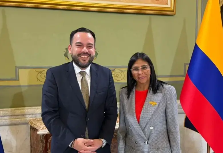 El Ministro de Minas y Energía, Edwin Palma, se reunió con la líder del régimen de Venezuela, Delcy Rodríguez. FOTO: MINISTERIO DE ENERGÍA