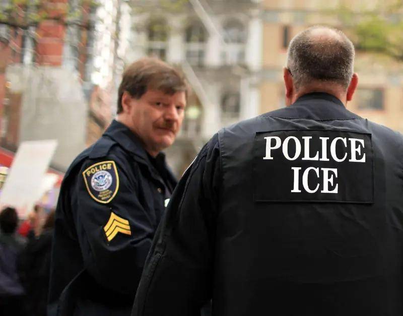 Las denuncias de migrantes irregulares en Estados Unidos son recibidas por el Servicio de Inmigración y Control de Aduanas (ICE, por sus siglas en inglés). FOTO: Getty