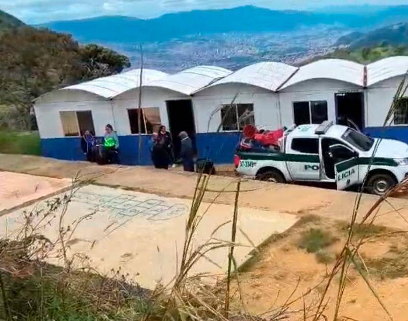 En fotos: Ladrones vaciaron esta escuelita en vereda de Bello
