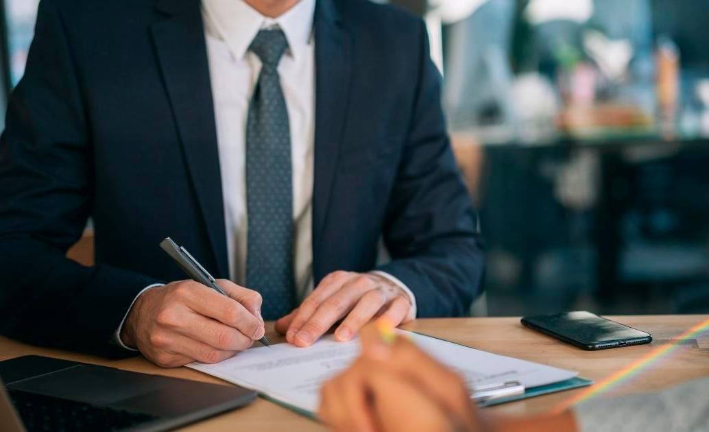 Hay más de 20.000 vacantes en Colombia con contrato a término indefinido. FOTO: Canva
