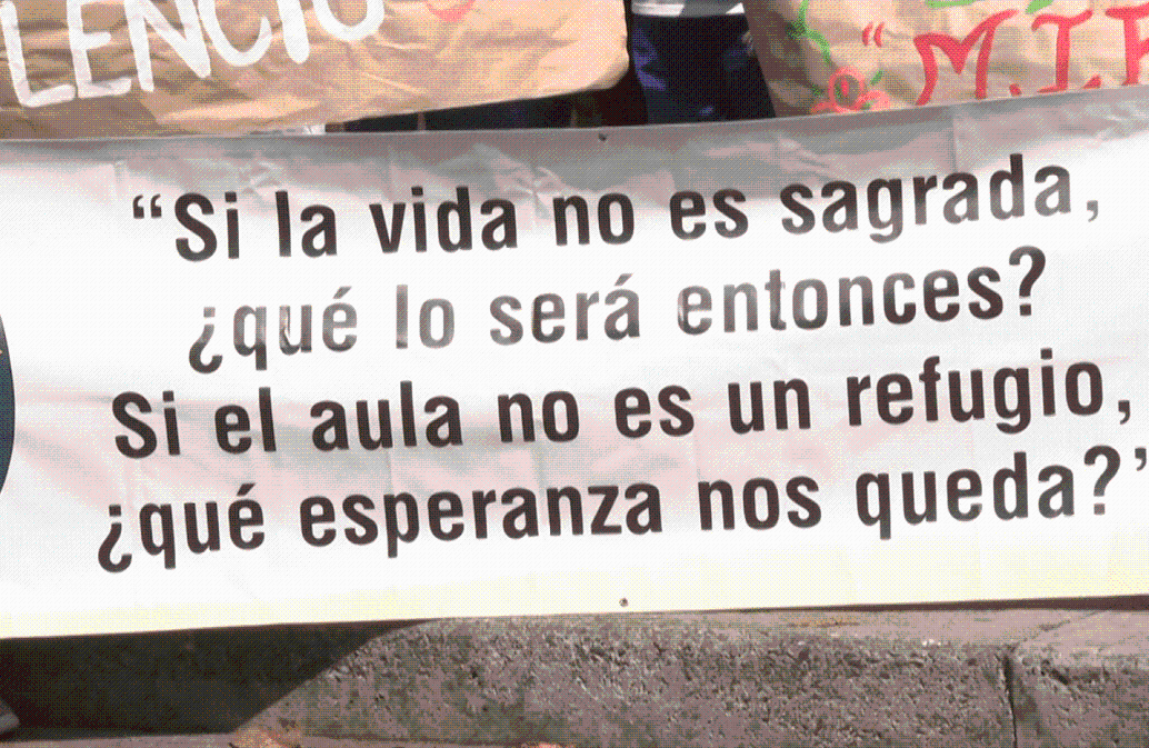 Comunidad educativa señaló que no arrancarán clases hasta que se brinden garantías a los docentes y todo el personal. FOTO: CORTESÍA TELEMEDELLÍN