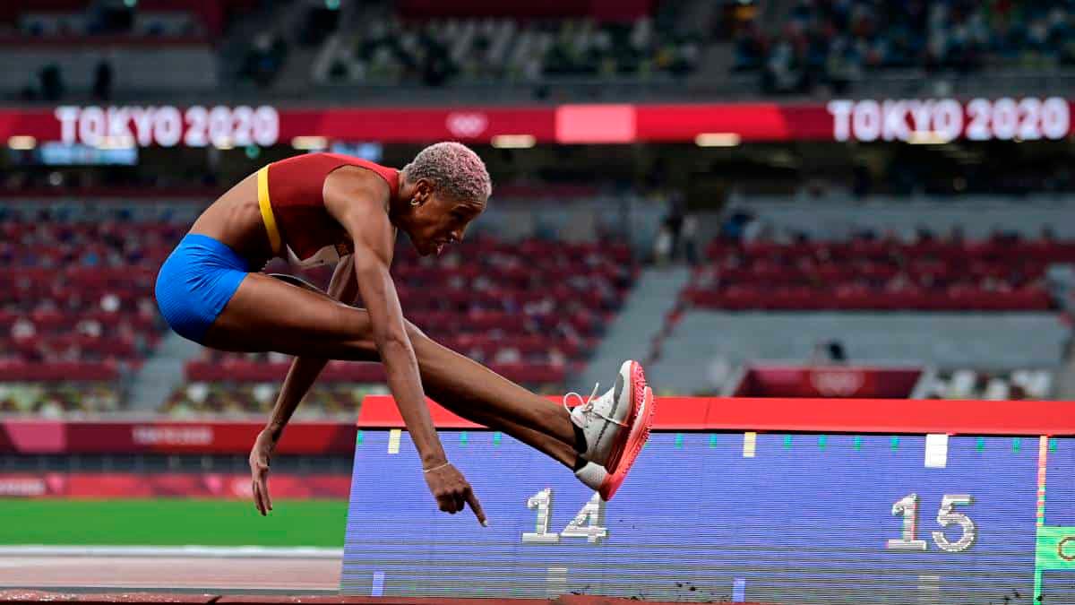 Rojas de 25 años es la primera mujer de Venezuela en ganar un oro olímpico. Foto AFP