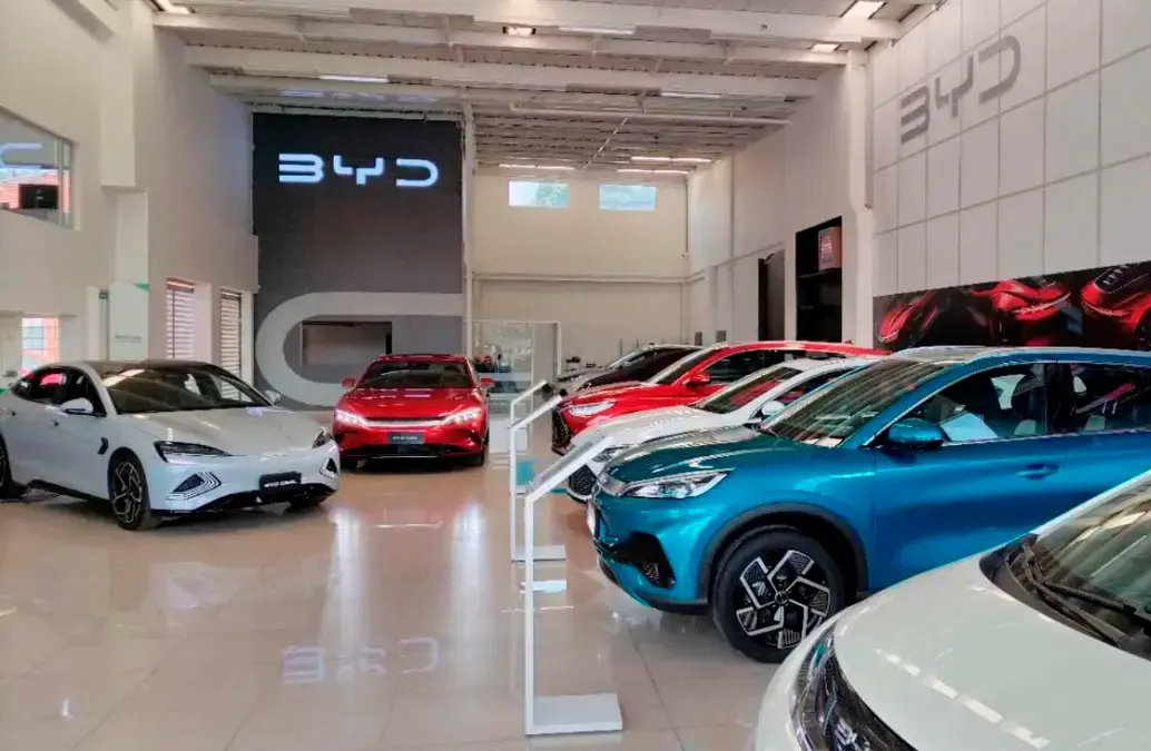 Actualmente, BYD importa a Colombia entre 5.000 y 8.000 vehículos al año, dependiendo de la demanda, la adopción de híbridos enchufables, la capacidad de producción global, la logística y la introducción de nuevos modelos. FOTO: Cortesía BYD.