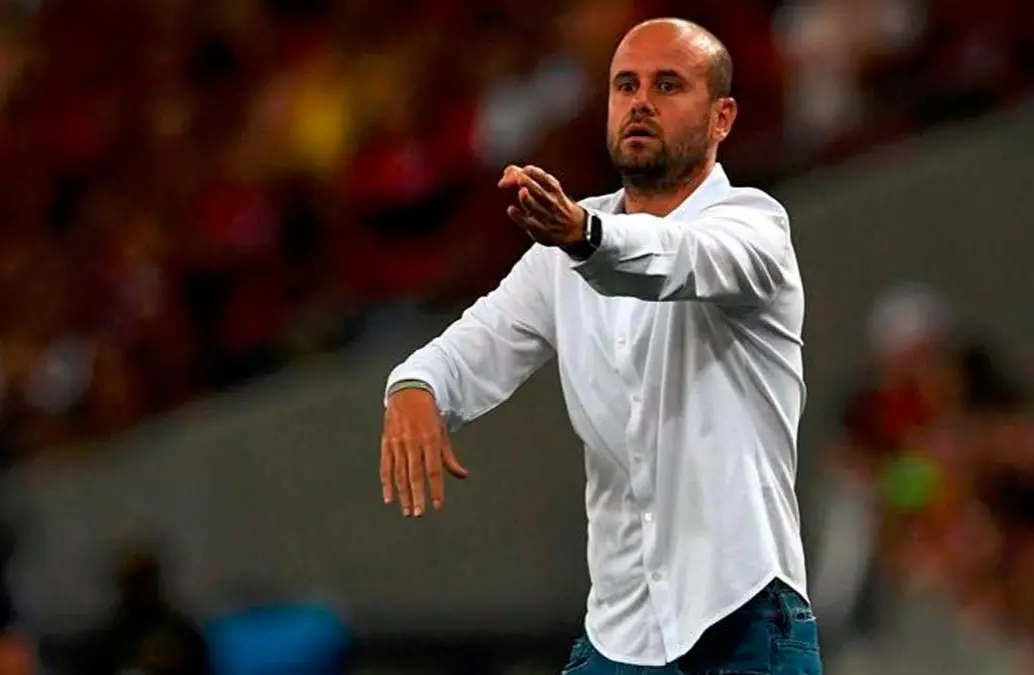 El técnico español Miguel Ángel Ramírez está entre los finalistas para dirigir a Atlético Nacional. FOTO AFP