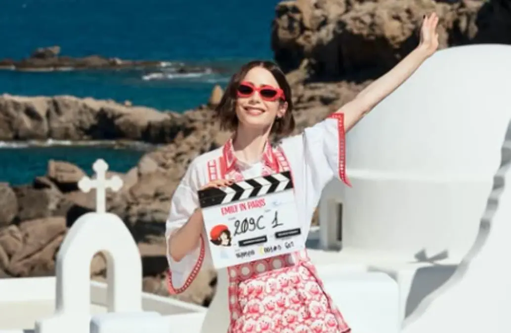 Lily Collins anunció el cierre de la serie mediante un video en redes sociales. FOTO: Instagram: @lilyjcollins