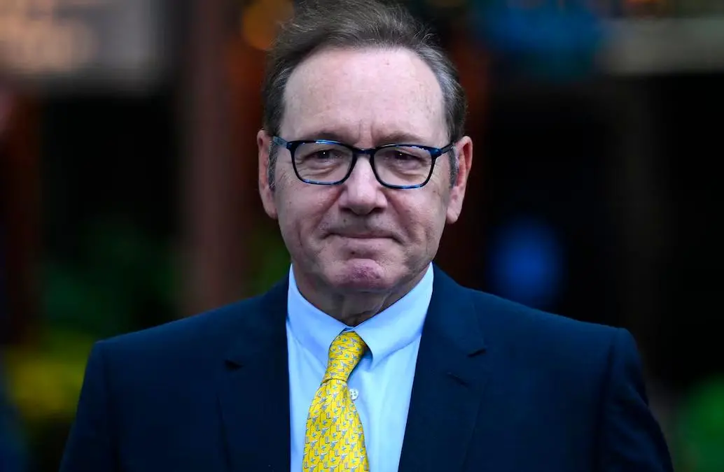 Luego de una carrera exitosa, que incluyó dos premios Oscar, Kevin Spacey cayó en desgracia luego de enfrentar acusaciones de abuso. Foto: Afp.