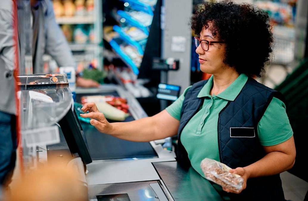 Las vacantes de medio tiempo en Medellín permiten equilibrar estudio, trabajo y vida personal. FOTO: GETTY
