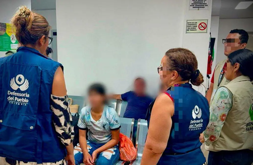 Las menores, presuntamente vinculadas de manera ilícita a esta estructura, se presentaron ante las tropas y fueron trasladadas a zona segura. Foto: Ejército Nacional.