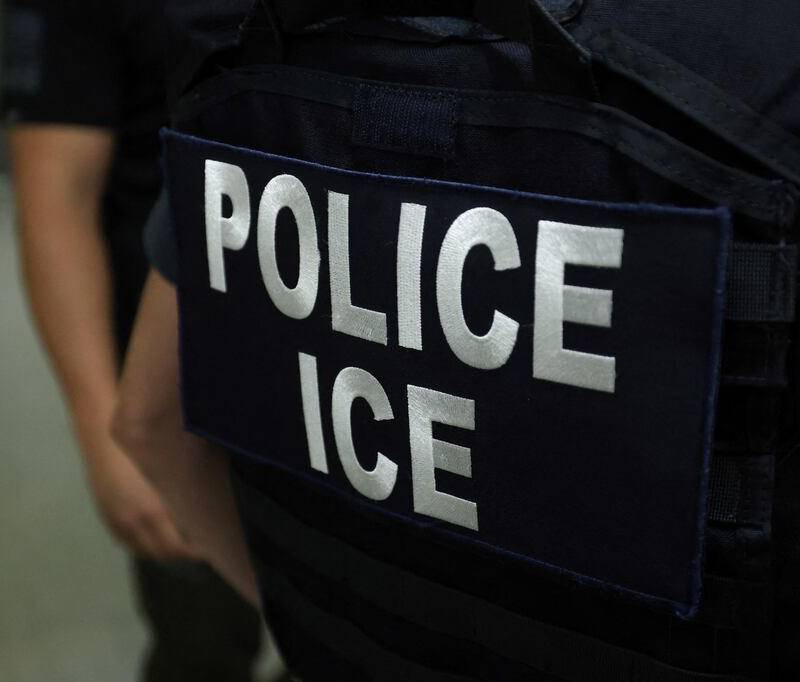 Un venezolano de 45 años murió bajo custodia del ICE durante un traslado entre centros en Georgia. FOTO: AFP