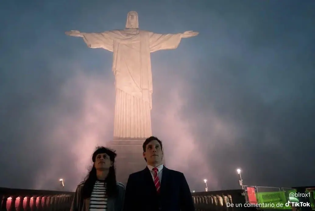Esta sería, al parecer, la última foto que se tomaron Oliver Tree y Gaspi en Brasil. FOTO: Redes sociales.