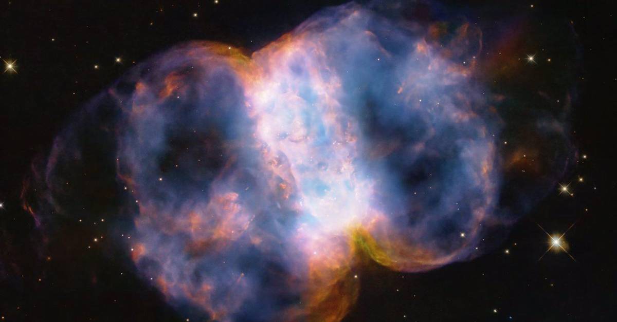 In una foto sorprendente, il telescopio Hubble celebra il suo 34° anniversario in orbita