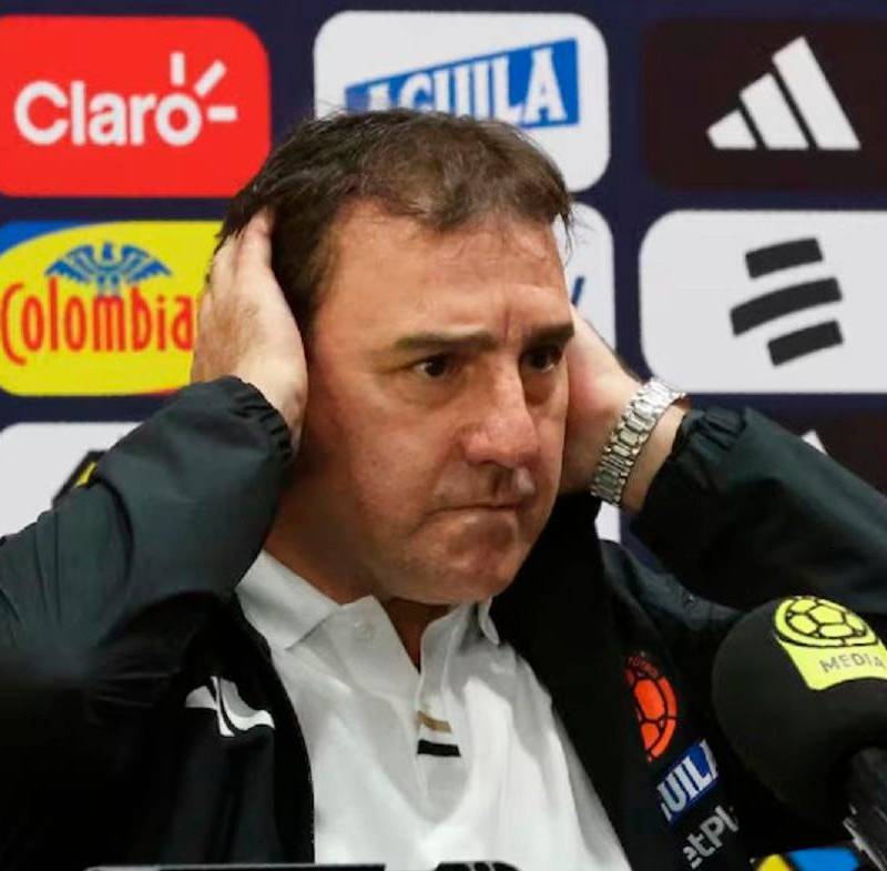 Néstor Lorenzo durante la rueda de prensa en la que dio el nombre de los 55 jugadores que hacen parte de la prelista al Mundial. FOTO CORTESÍA FCF