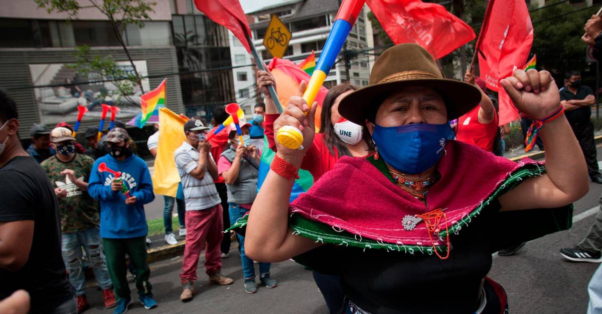 Sombra de rafael correa pesará en segunda vuelta en ecuador