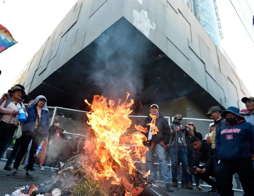 Los bloqueos de los seguidores de Evo Morales están concentrados en el departamento de Cochabamba. FOTO: AFP.