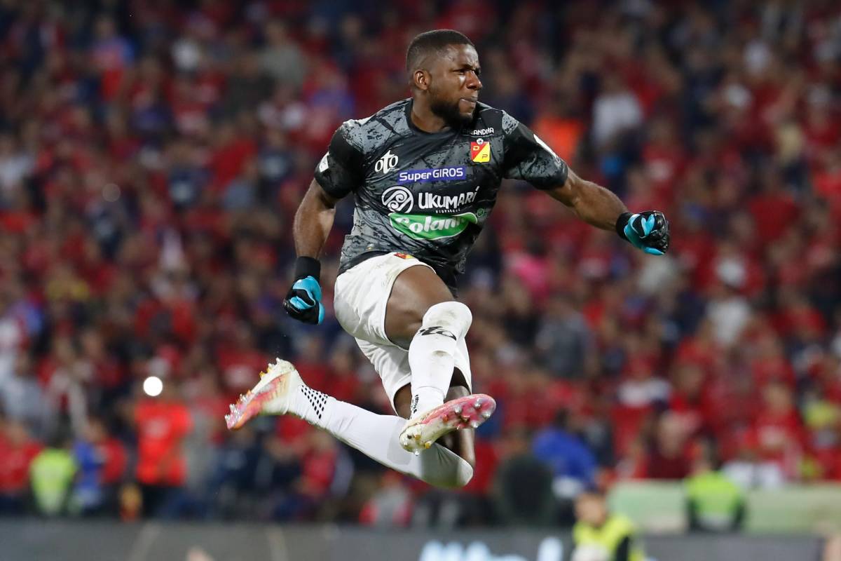 Harlen Castillo, arquero del Pereira, fue la figura del juego y el responsable del empate. FOTO Manuel Saldarriaga