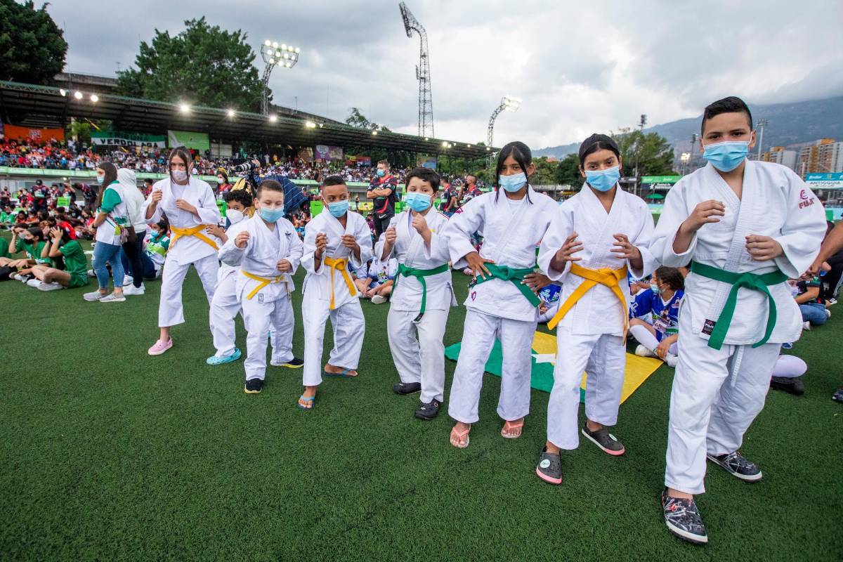 Niños deportista acudieron a la cita para dar inicio al festival de festivales. Foto: Carlos Velásquez