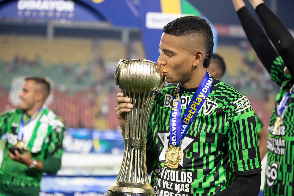El juvenil arquero Kevin Mier fue la figura del equipo tanto en este compromiso como en la parte final del torneo. FOTO: JUAN ANTONIO SÁNCHEZ OCAMPO