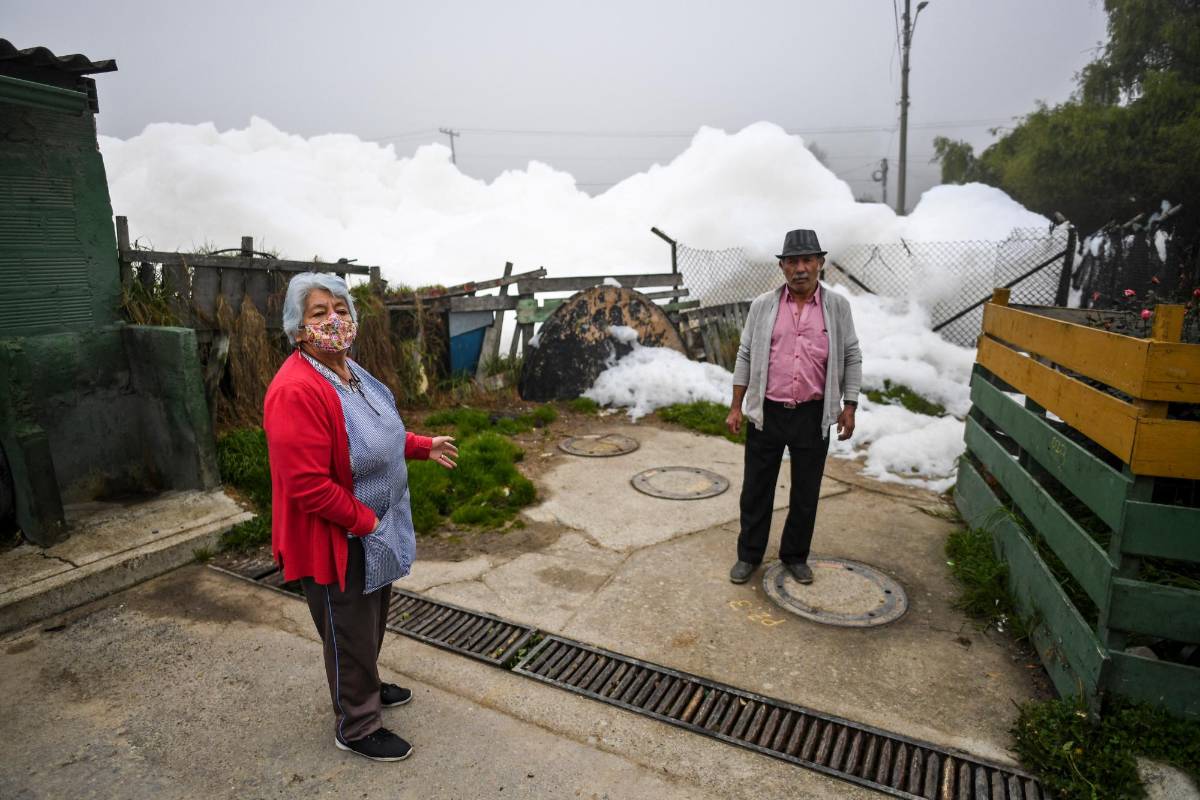 En medio de un “olor inmundo” viven los habitantes del barrio Los Puentes en Mosquera Cundinamarca. Foto: AFP