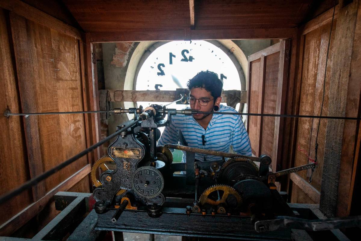 La investigación previa a sus publicaciones ayuda a evitar errores o exageraciones en los datos proporcionados, lo que asegura que la información transmitida sea confiable y precisa. Foto: Esneyder Gutiérrez 