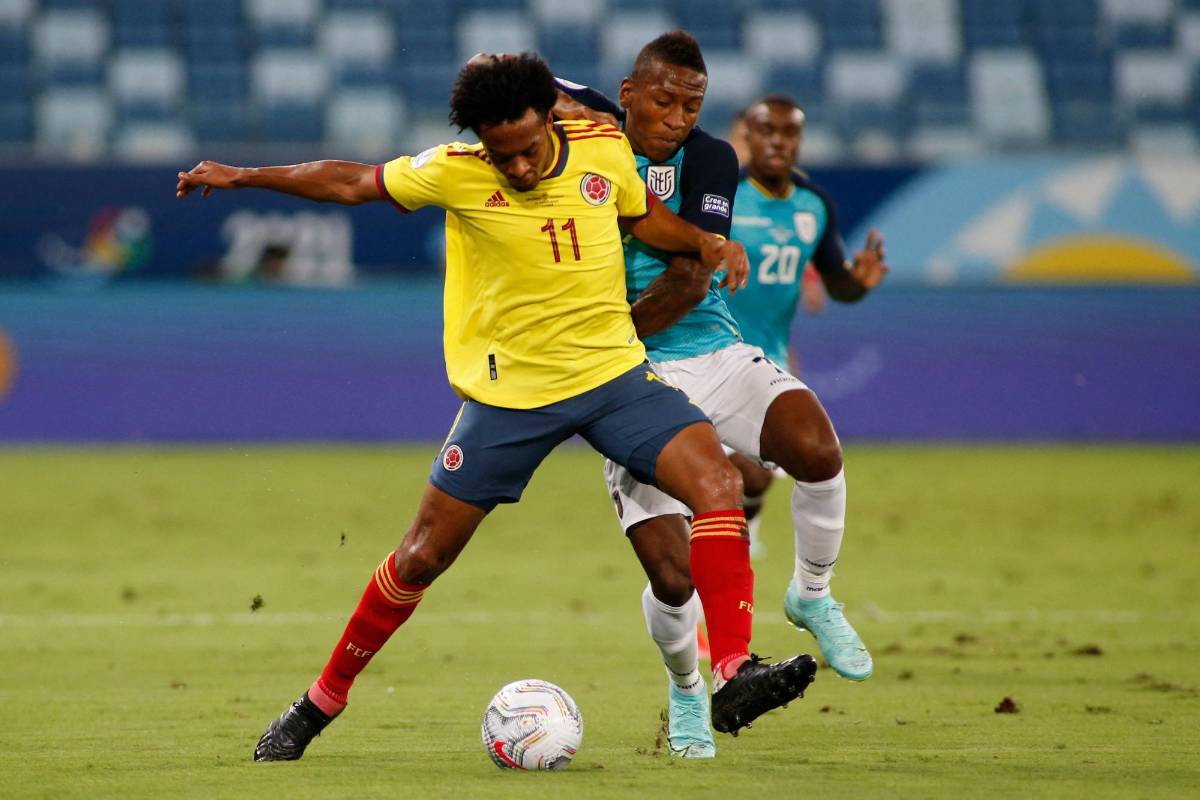 De nuevo Juan Guillermo Cuadrado fue uno de los mejores hombres del campo, esta vez alternó de gran manera en la banda de su zona con Daniel Muñoz. FOTO AFP