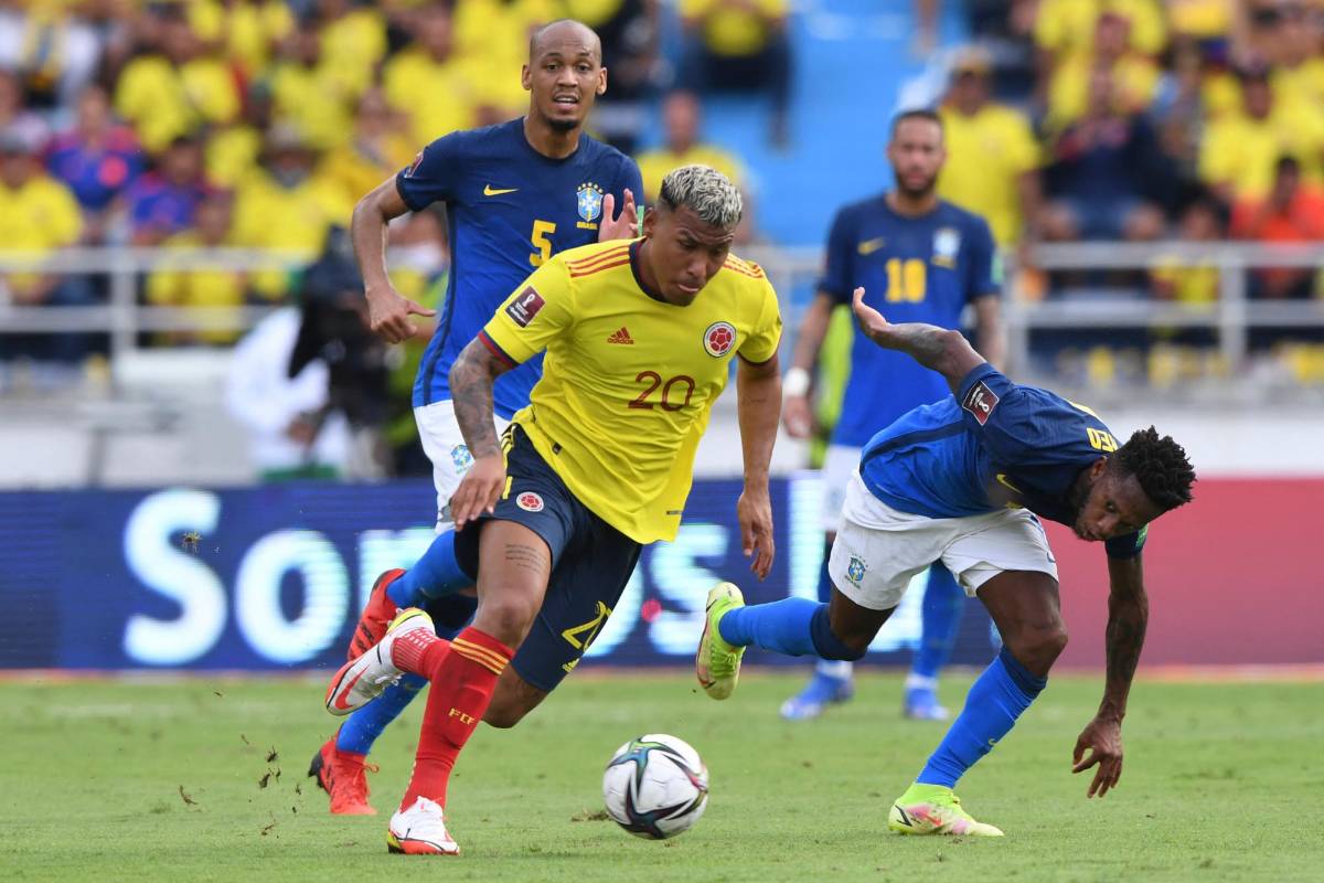 Róger Martínez tuvo una muy discreta presentación muy lejos de su nivel y no presento peligro de gol. Foto: AFP