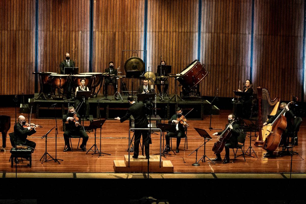 La obra presentada fue la sinfonía número 4 de Gustav Mahler, dirigida por el maestro Alejandro Roca. Foto: Jaime Pérez