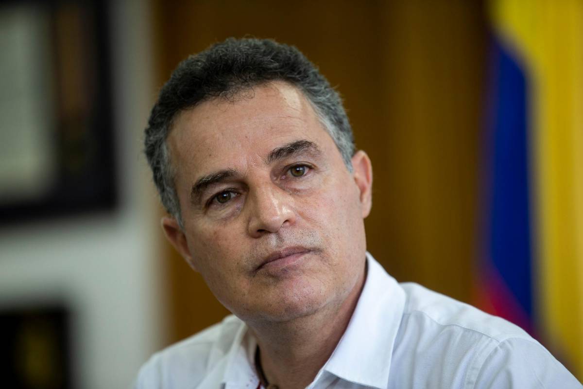 Dentro del material probatorio contra Gaviria Correa, la Fiscalía señaló que el citado contrato fue suscrito cuando este se desempeñó como gobernador de Antioquia entre 2004 y 2007. Foto Esteban Vanegas