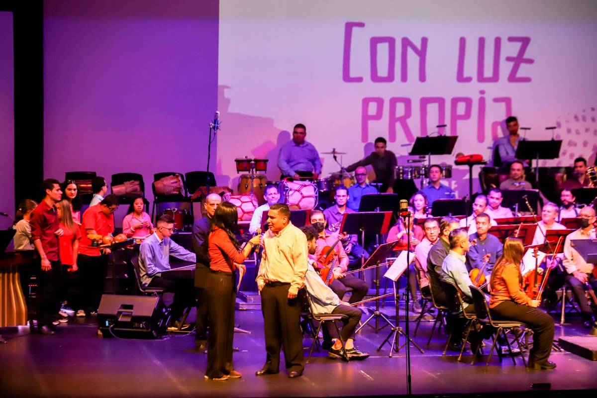 “El proyecto de Soy músico está construido en la firme creencia de que todas las personas tenemos habilidades musicales”, le dijo a EL COLOMBIANO la coordinadora Juana Eslava. Foto: Juan David Caicedo